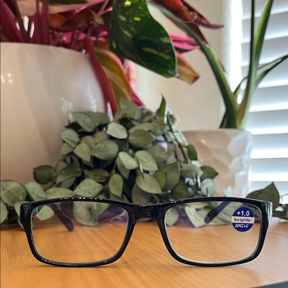 Readers Woman’s Glasses With +1.00 Magnification & Anti Blue Light Protection - Picture 9 of 13